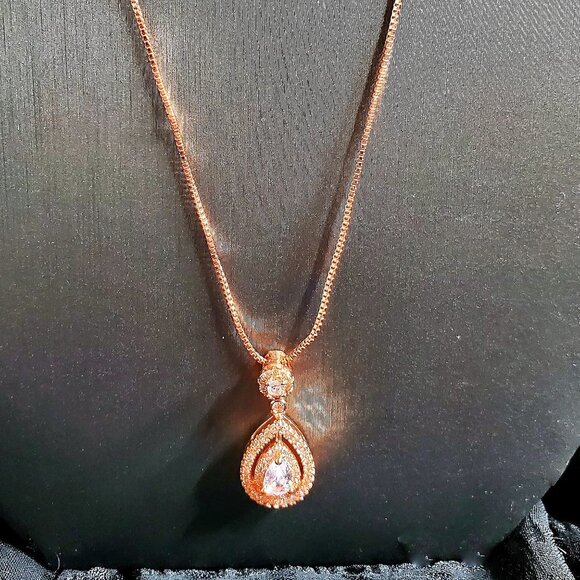 18K Rose Gold & VVSI 2k Diamond & Topaz Necklace - Tear Drop Diamond Color D - Picture 2 of 11